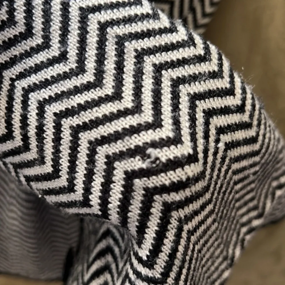 Katie &‎ Elie 100% Merino Wool chevron sweater/blazer/cardigan size M